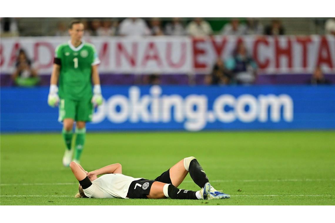 Dritter Kreuzbandriss? DFB-Team bangt mit Kapitänin Gwinn Am Boden: Giulia Gwinn.