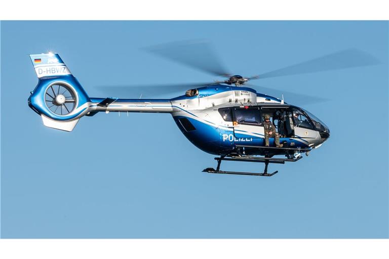 Am Dienstag suchte die Polizei mit einem Hubschrauber nach einer 21-jährigen Vermissten aus Neresheim (Symbolfoto).