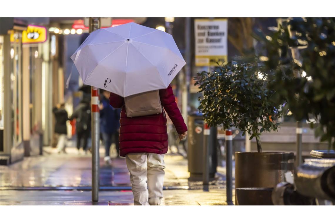 Am Dienstag ziehen immer wieder Schauer durchs Land (Symbolbild).