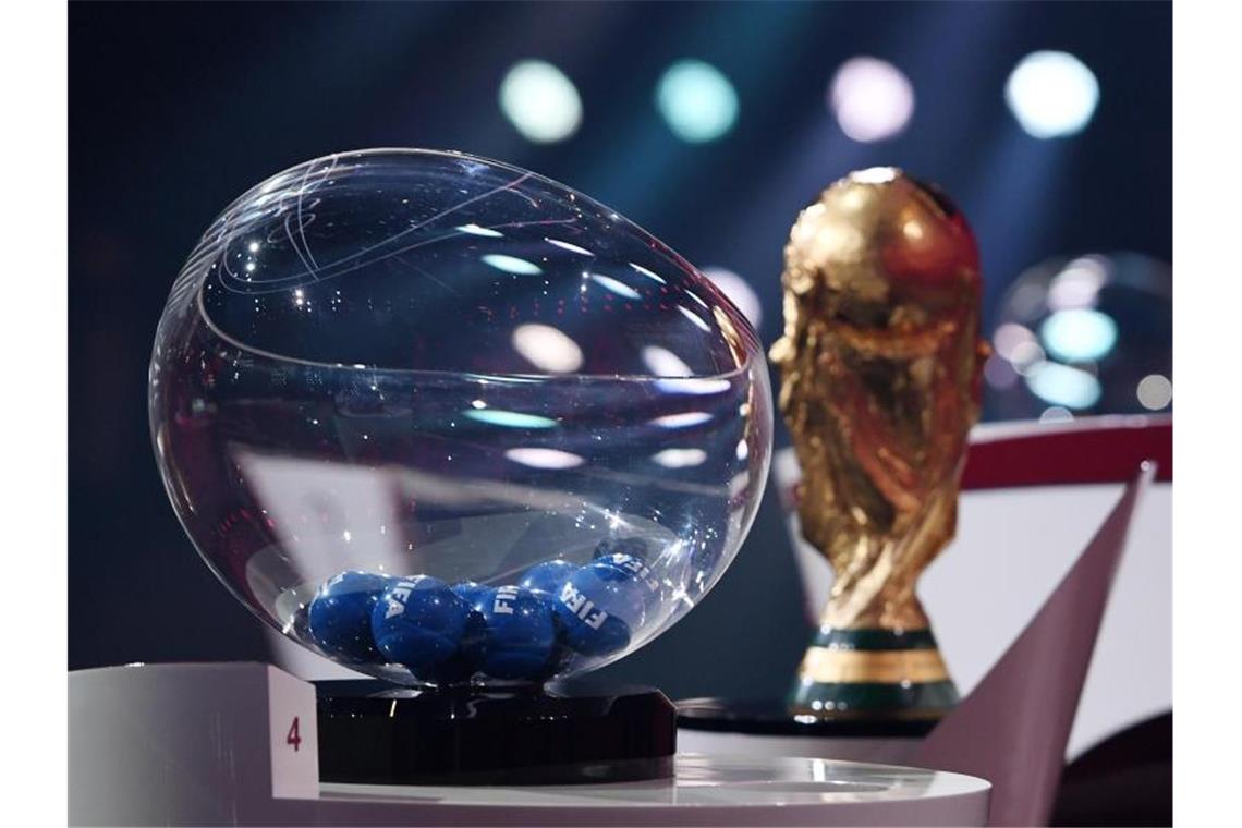 Das bringt die Woche: Corona, Champions League, WM-Quali Am Freitag werden in Zürich die Partien der Playoffs in der WM-Qualifikation für Katar ausgelost. Foto: Kurt Schorrer/FIFA/dpa