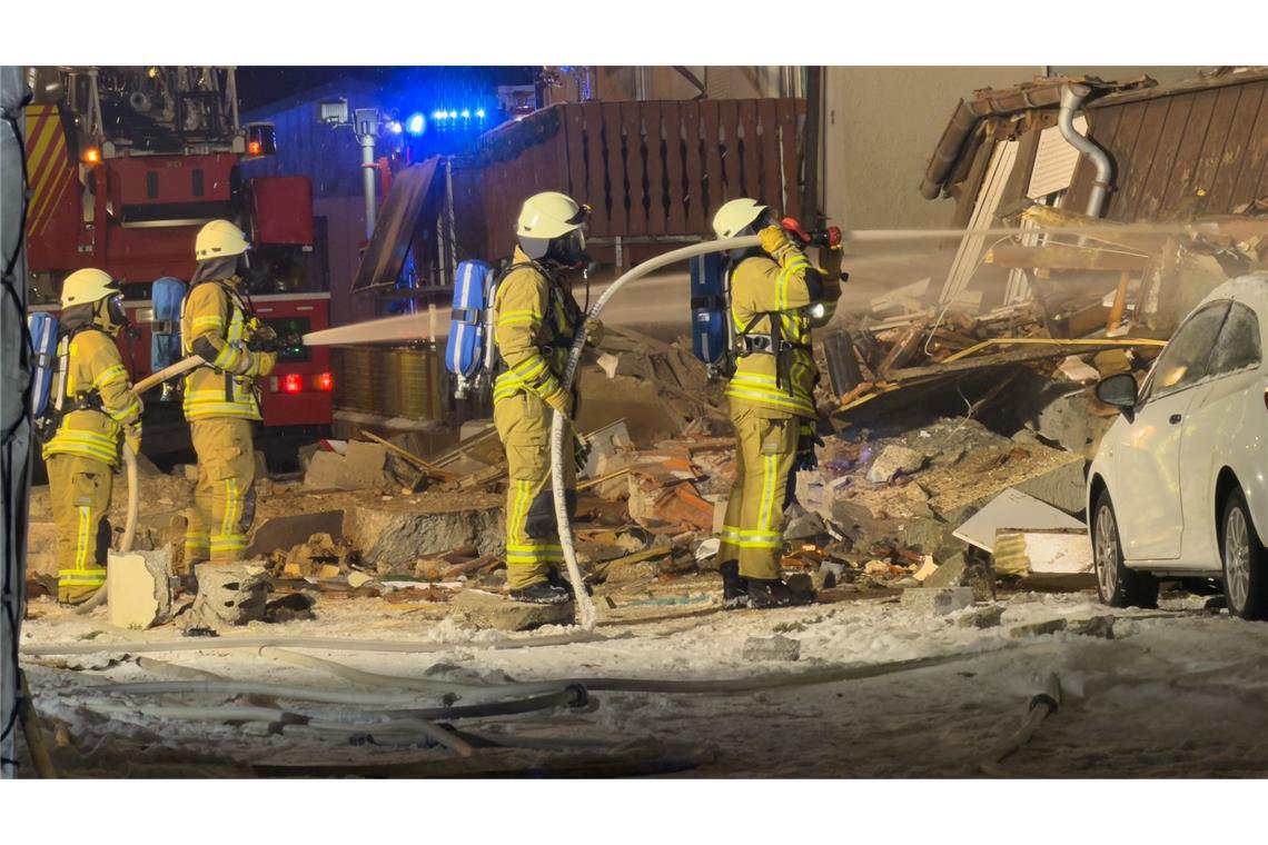 Am frühen Morgen wurden die Einsatzkräfte zu dem Haus gerufen.