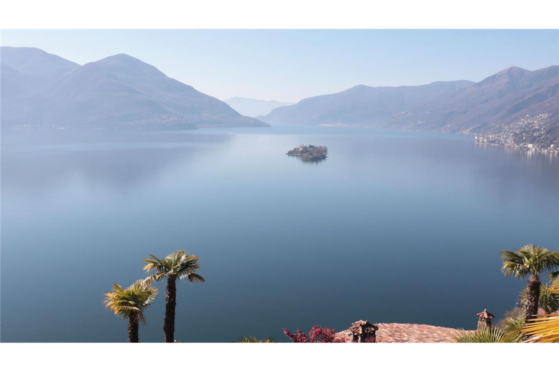 Hubschrauber stürzt am Lago Maggiore ab – Pilot stirbt