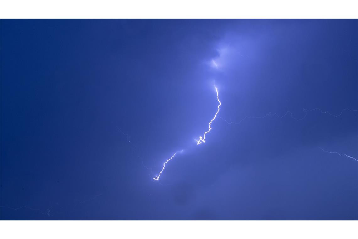 Erst kommt der Regen – und dann drohen Gewitter Am Mittwoch steigt die Wahrscheinlichkeit für Gewitter.