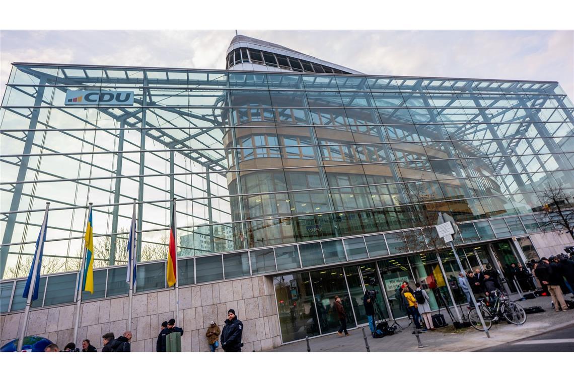 Klingbeil: Vertrauen zu Merz wächst Am Montag geht es in der CDU-Zentrale weiter.