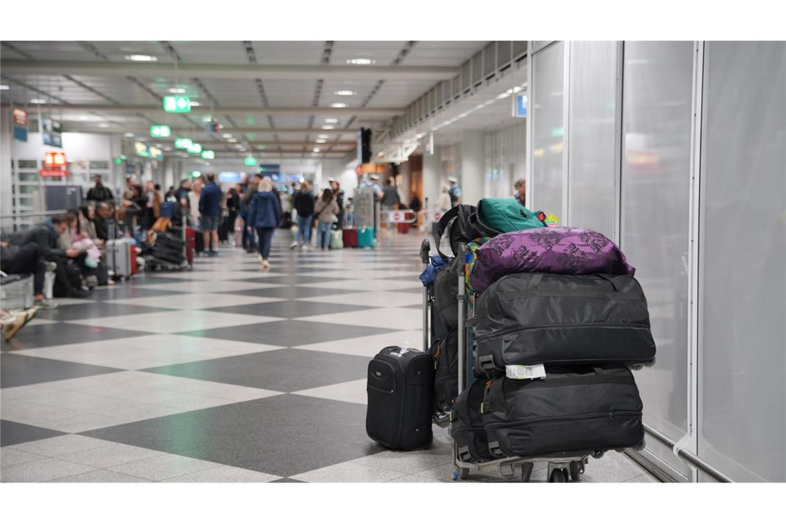 Nach Drohnenalarm: Wieder Flüge am Münchner Flughafen Am Morgen um 7.00 Uhr wurde der Betrieb wieder aufgenommen.