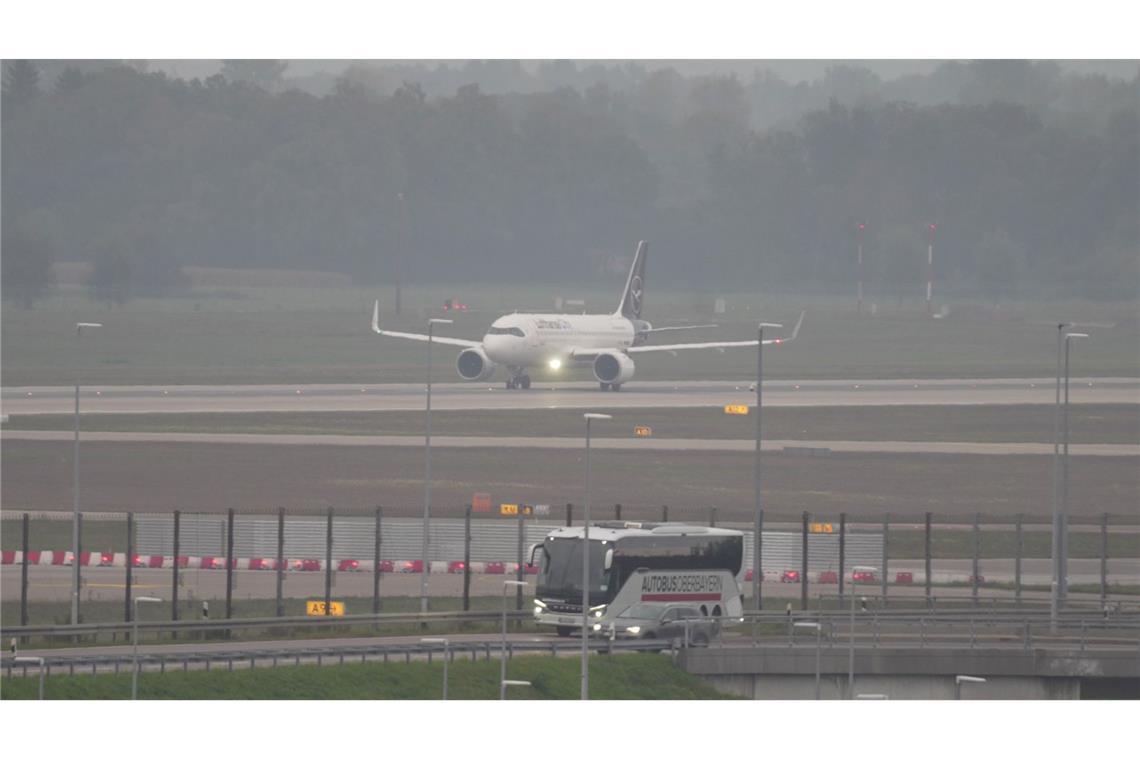 Nach Drohnenalarm: Wieder Flüge am Münchner Flughafen Am Morgen wurde der Flugbetrieb wieder aufgenommen.