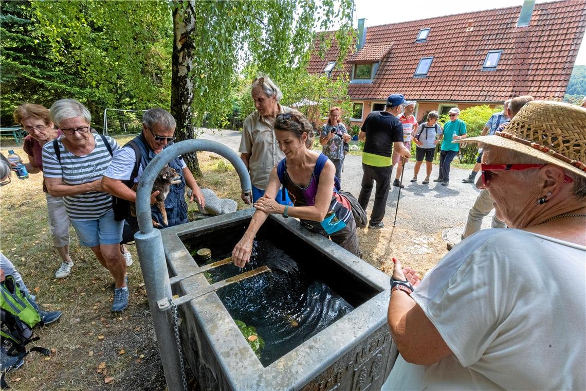 In Spiegelberg dreht sich vieles um die Wasserversorgung Am Oberen Roßstaig erwartet die Wanderer kühles Nass. Fotos: Alexander Becher