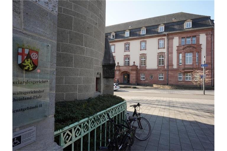 Am Oberlandesgericht in Koblenz wird gegen einen Syrer verhandelt, der Agent des staatlichen Allgemeinen Geheimdienstes in Syrien gewesen sein soll. Foto: Thomas Frey/dpa/Archivbild