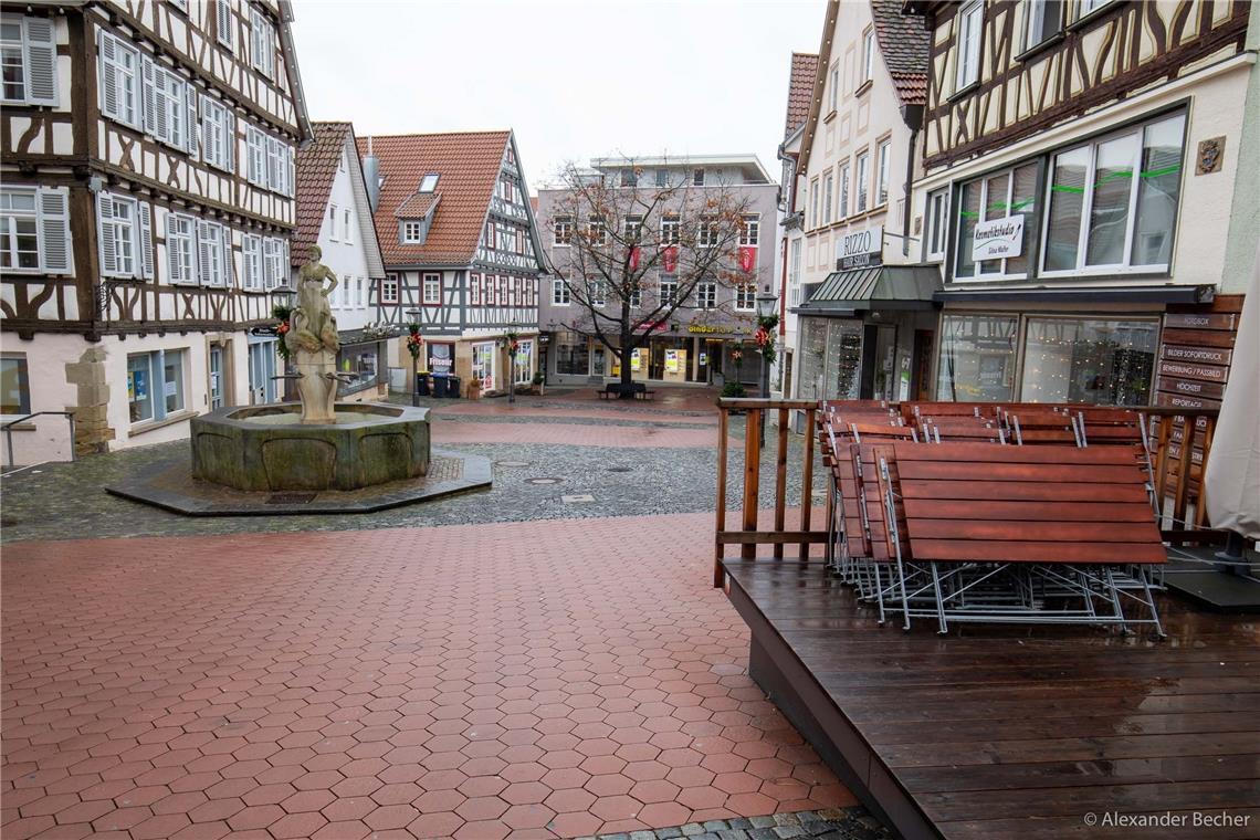 Am Rathaus // leere Straßen, Ausgangssperren, Backnang Innenstadt