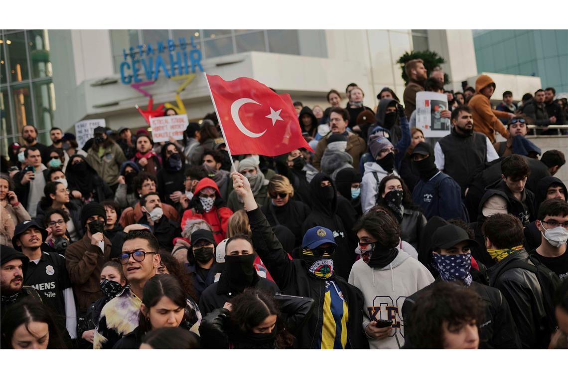 Menschenrechtler prangern Polizeigewalt in Türkei an