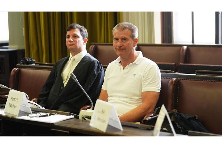 Am sechsten Verhandlungstag im Prozess um die Entführung der Kinder von Christina Block darf der Nebenklagevertreter Philip von der Meden weitere Fragen an die angeklagte Unternehmerin stellen. (Archivbild)