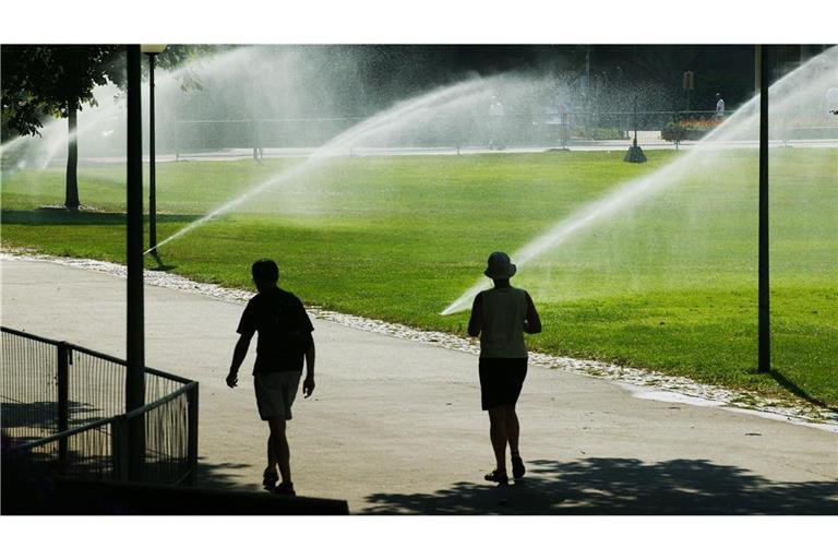 Am Sonntag sollte man sich im Schatten, am Wasser oder drinnen aufhalten.