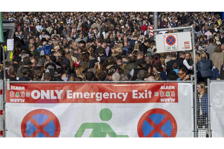 Am Sonntag wurden die Zugänge zum Münchner Oktoberfest geschlossen.