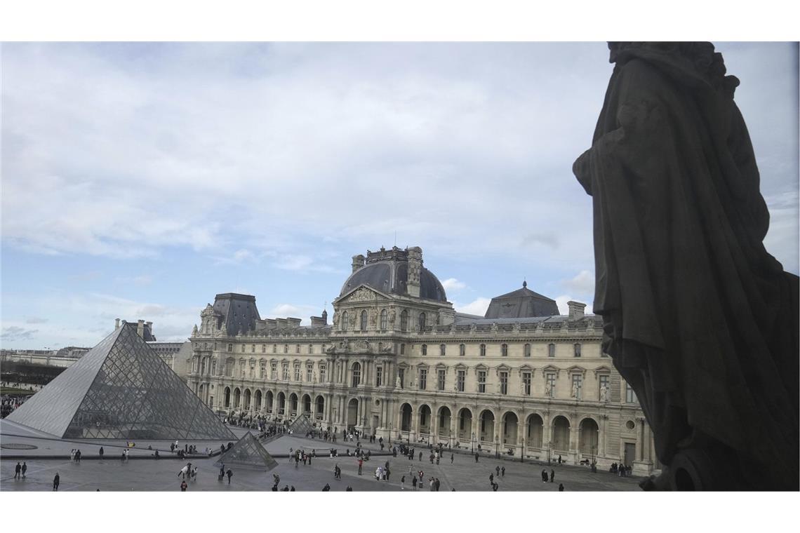 Raubüberfall auf weltberühmtes Museum Louvre – Täter auf der Flucht Am Sonntagmorgen ist ein Raubüberfall auf das berühmte Museum verübt worden. (Archivfoto)