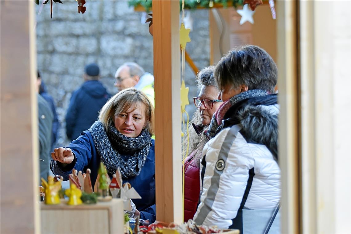 Am Stand des Seniorenbüros Backnang. 