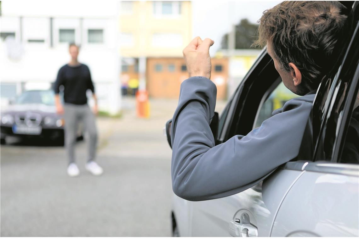 Haftstrafe für Tritte gegen Fußgänger Am Steuer eines Fahrzeugs kochen mitunter die Aggressionen hoch. Symbolfoto: A. Palmizi