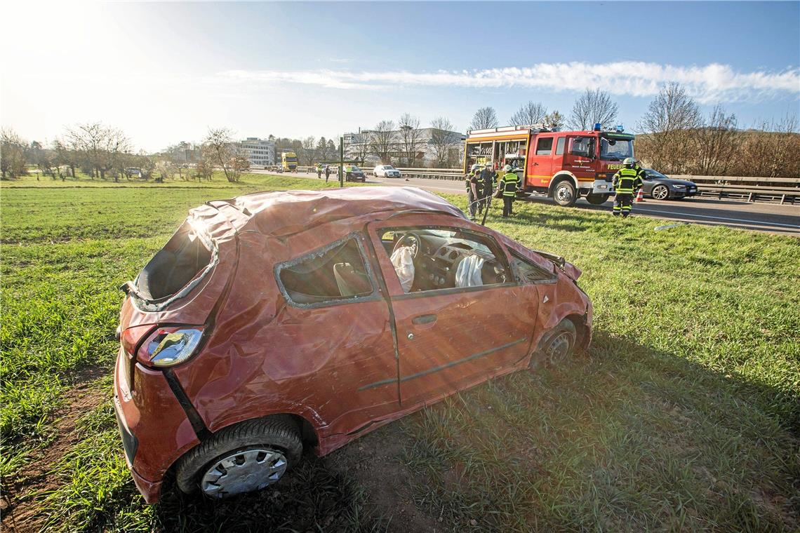 Am total beschädigten Fahrzeug entstand 10000 Euro Sachschaden. Foto: 7aktuell/Simon Adomat