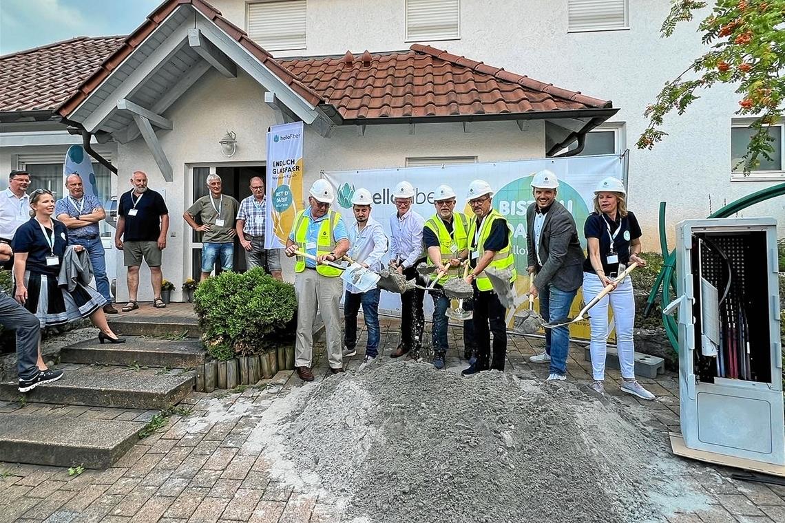 Am weitesten waren die Planungen in Rudersberg gediehen, dort hat im Herbst schon der Spatenstich für die Bauarbeiten stattgefunden. In Althütte waren bereits einige Verträge unterschrieben, aber sonst ist noch nichts passiert. In Weissach im Tal und Auenwald war noch keine Entscheidung gefallen, welcher Anbieter zum Zug kommt. Hello Fiber war allerdings mit im Rennen. Foto: Gemeinde Rudersberg