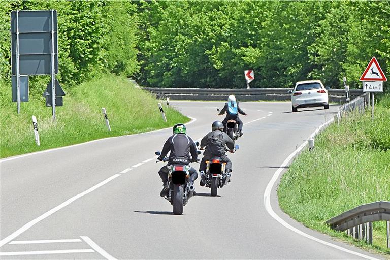 Am Wochenende sind die Motorradfahrer zuhauf auf der B14 zwischen Sulzbach und Großerlach, auf der L1066 zwischen Sulzbach und Spiegelberg sowie auf der L1150 südlich von Welzheim unterwegs. Foto: Tobias Sellmaier