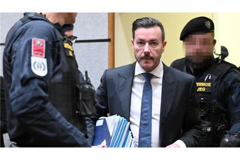Am zweiten Tag seines Prozesses musste sich Benko Aussagen von Zeugen stellen.