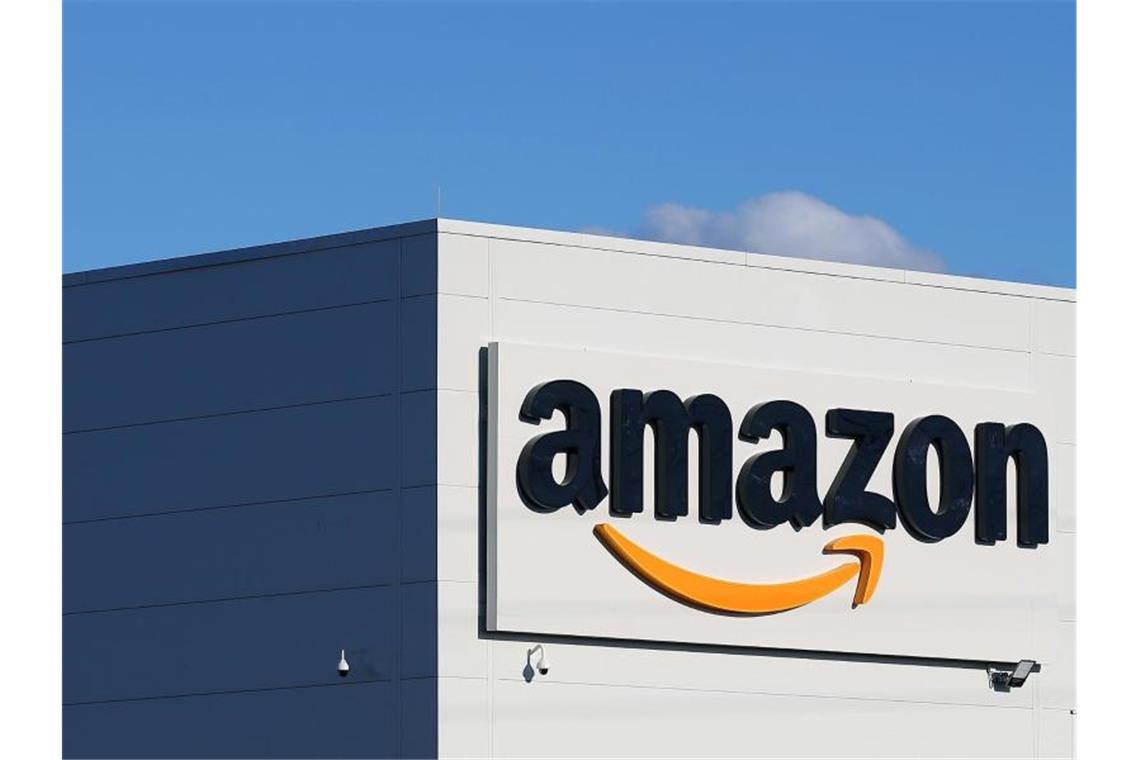 Amazon bescherte der Trend zum Einkauf im Internet einen Rekordgewinn im vergangenen Quartal. Foto: Ronny Hartmann/dpa-Zentralbild/dpa