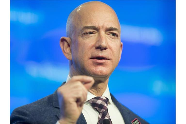 Amazon-Chef Jeff Bezos (55) ist der reichste Mann der Welt. Foto: Michael Reynolds/EPA/Archiv