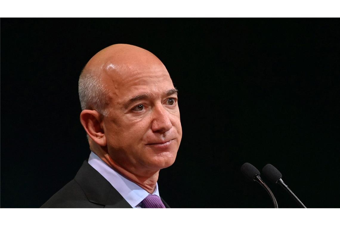 Schwerlastrakete "New Glenn" startet doch nicht Amazon-Gründer Jeff Bezos gründete Blue Origin im Jahr 2000.