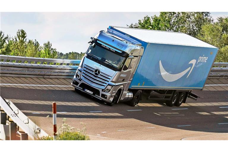 Amazon ist mit dem Brennstoffzellen-Lkw von Daimler Truck – hier auf der Teststrecke bei Wörth – in einem Jahr rund 60 000 Kilometer gefahren.