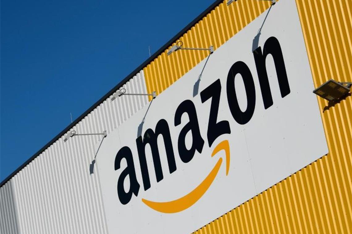 Amazon ist nach eigener Darstellung ausschließlich an ehrlichen, authentischen Bewertungen interessiert: „Wir wollen Kunden langfristig zufriedenstellen und vermeiden, dass sie ihre Pakete enttäuscht zurückschicken.“. Foto: Ina Fassbender/dpa