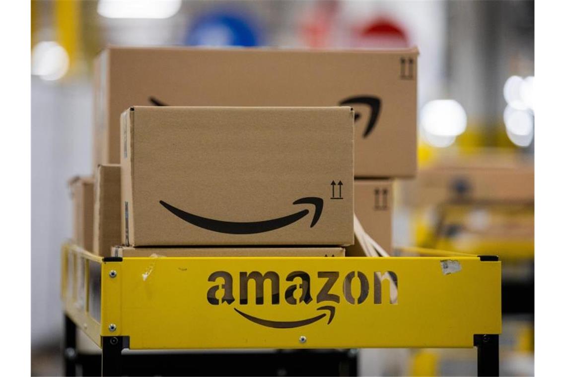 Amazon greift neue Chefin der Handelskommission FTC an Amazon legt sich mit der frisch ernannten Chefin der US-Handelsbehörde FTC an. Foto: Rolf Vennenbernd/dpa