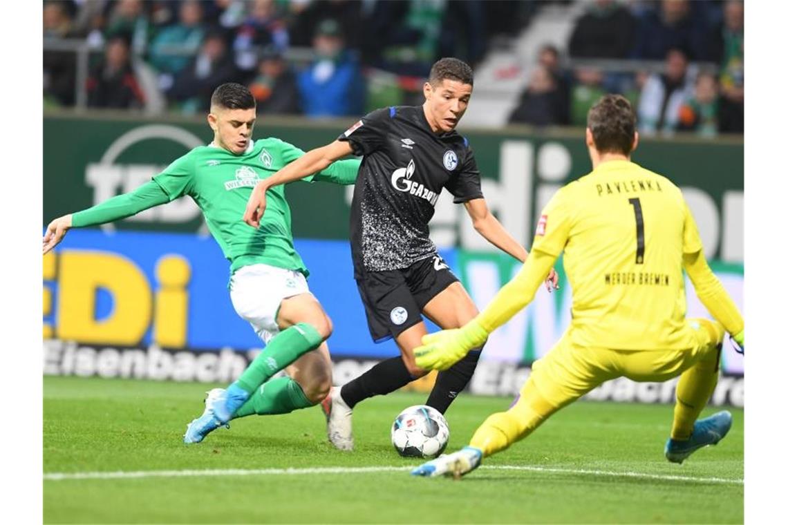 Gladbach patzt bei Union - Bayern und Leipzig holen auf Amine Harit brachte mit seinem Tor zum 1:0 Schalke 04 in Bremer auf die Siegerstraße. Foto: Carmen Jaspersen/dpa