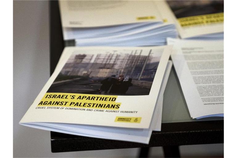 Amnesty International stellt in dem Bericht dar, wie Israel aus Sicht der Organisation gegenüber den Palästinensern ein „System der Unterdrückung und Herrschaft“ ausübe. Foto: Maya Alleruzzo/AP/dpa
