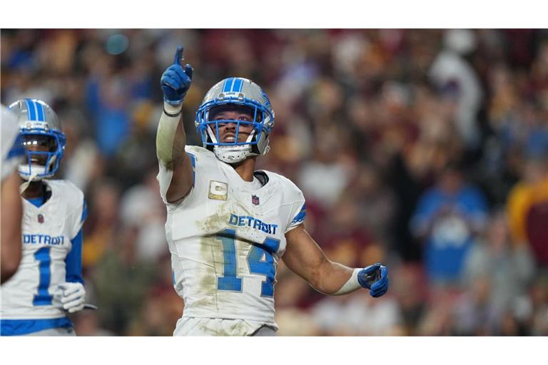 Amon-Ra St. Brown bejubelte seinen Touchdown mit einem Gruß an US-Präsident Donald Trump, der sich das Spiel vor Ort anschaute.