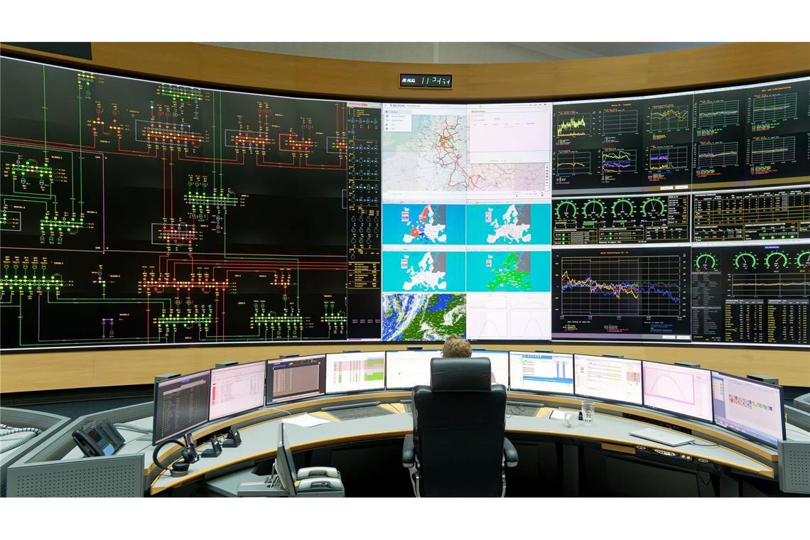 Stromausfälle ohne Auswirkung auf Stabilität in Deutschland Amprion ist zusammen mit dem Übertragungsnetzbetreiber Swissgrid für die Überwachung der Netzfrequenz in Europa zuständig.