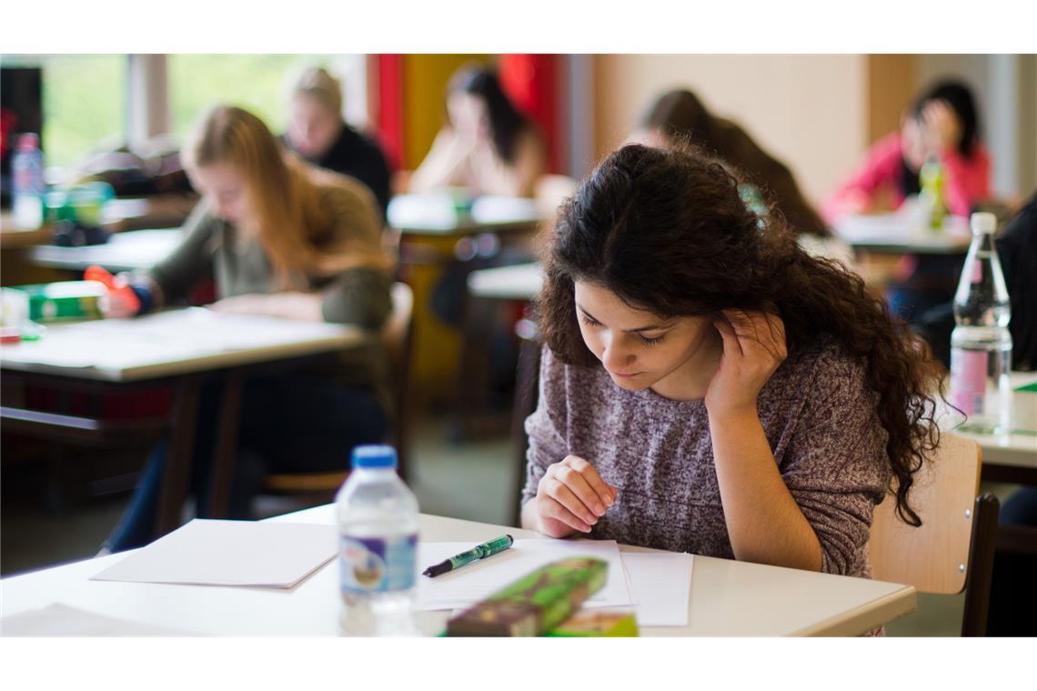 An den mehr als 270 öffentlichen und privaten Beruflichen Gymnasien wird heute Abitur geschrieben.