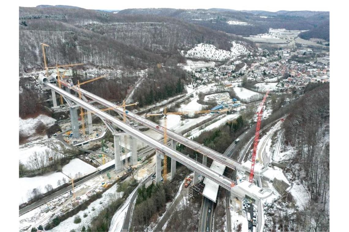 Züge auf Neubaustrecke Ulm: Teils langsamer als geplant An der Filstalbrücke bei Mühlhausen im Täle wird gebaut. Foto: Felix Kästle/dpa/Archivbild