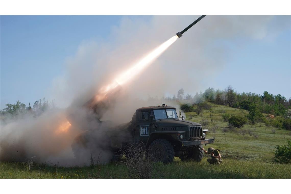 Neue Militärhilfen für Kiew in Aussicht An der Front steht die Ukraine weiter stark unter Druck