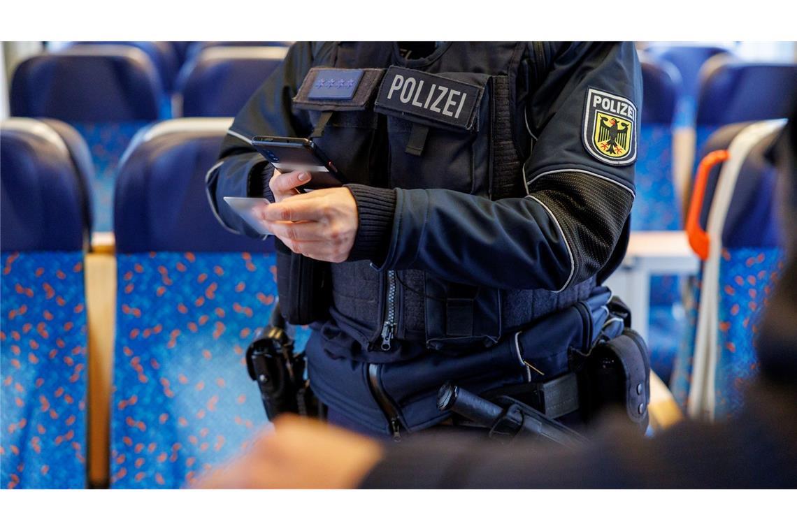 Kurswechsel in der Migrationspolitik ist noch ungewiss An der Grenze zu Tschechien gibt es stationäre Kontrollen seit Oktober 2023. (Archivfoto)