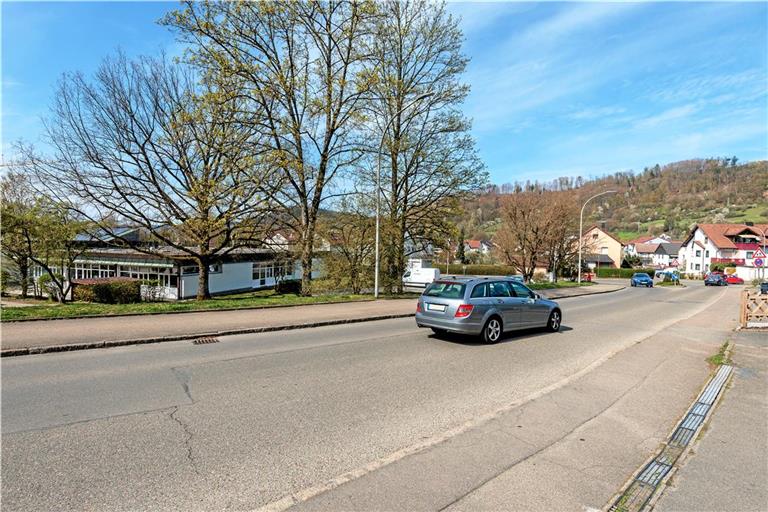 An der Hörschbachschule setzt sich die Schulleitung für einen Zebrastreifen oder Fußgängerüberweg mit Querungshilfe an der Siebenkniestraße ein. Foto: Stefan Bossow