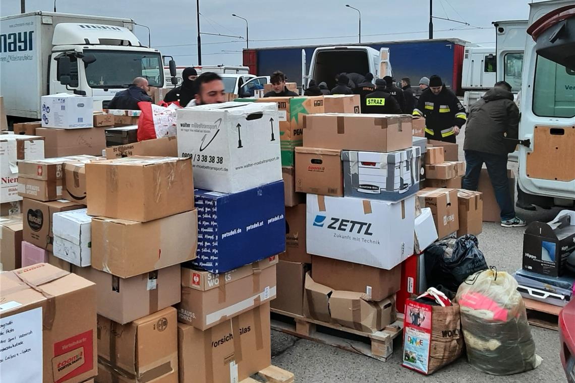 Hilfstrupp für Ukraine plant mehr Aktionen An der Sammelstelle der Caritas in Lublin kommen täglich viele Tonnen Sachspenden an.