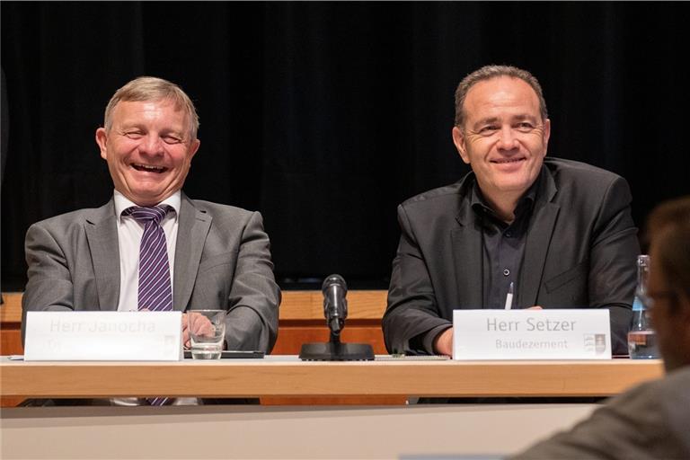 An der Verwaltungsspitze arbeitet Stefan Setzer (rechts) bisher eng mit Siegfried Janocha zusammen. Jetzt würde er gerne dessen Nachfolger werden. Archivfoto: Alexander Becher