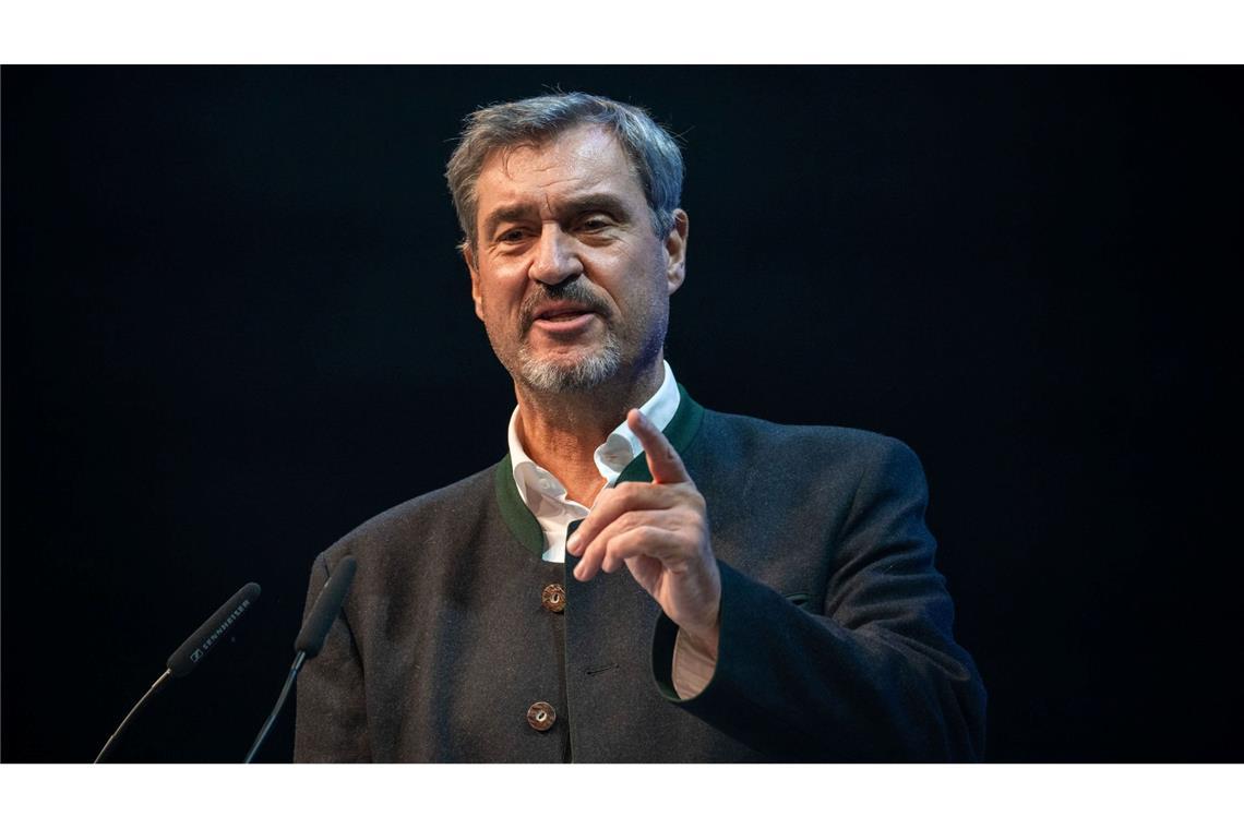 An der Wehrpflicht führt kein Weg vorbei, meint nicht nur der CSU-Chef.