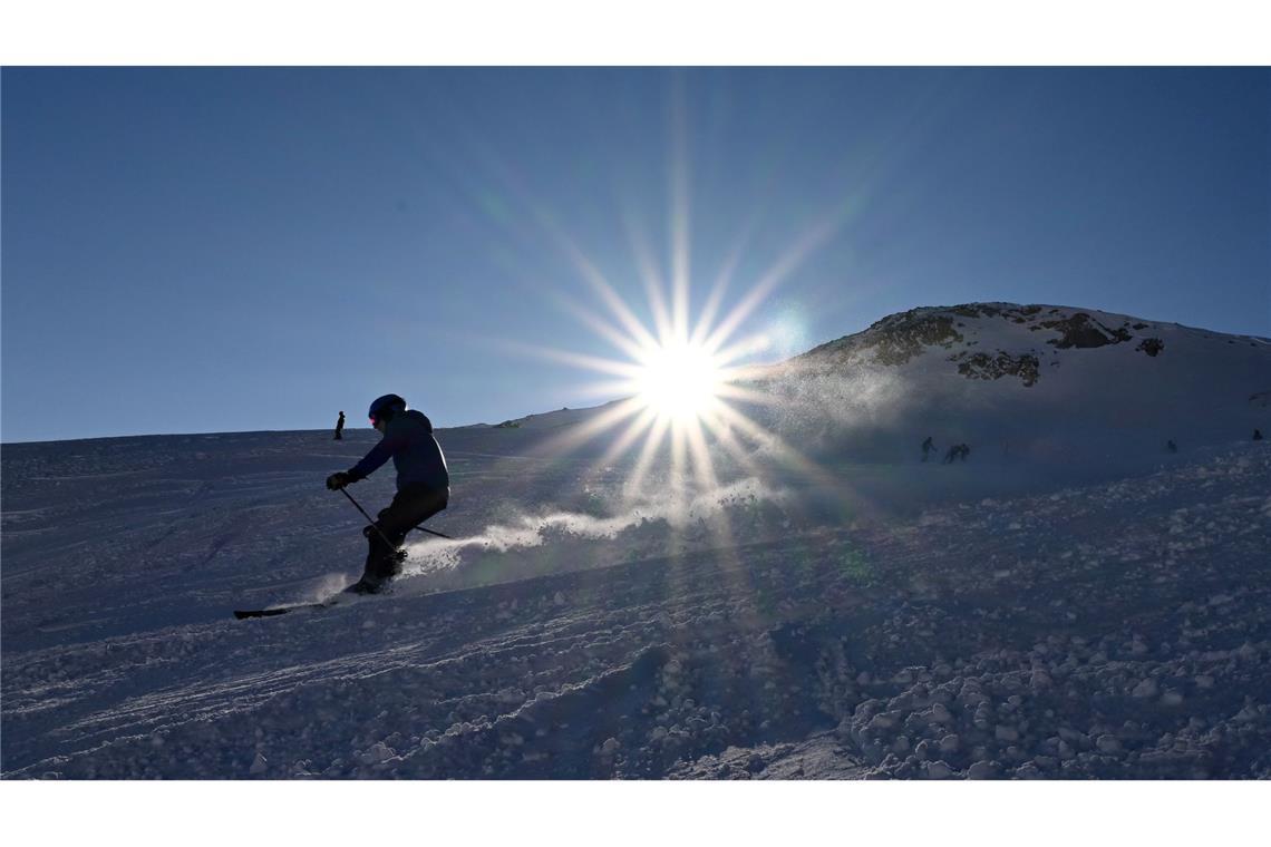 an der Zugspitze beginnt die Skisaison. (Archivbild)