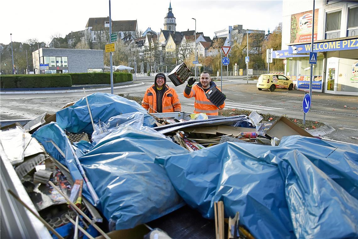 Fleißiger Neujahrsputz in Backnang zu früher Stunde