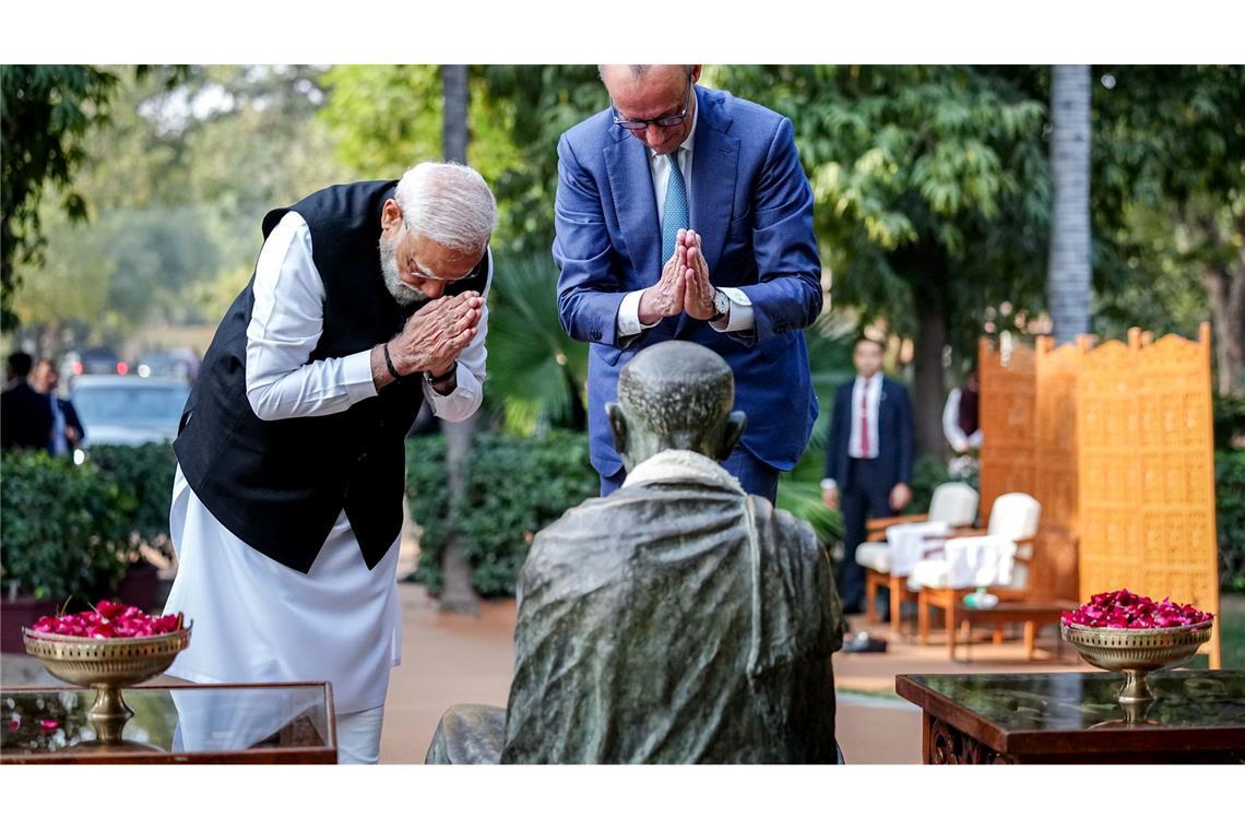 An Gandhis früherer Wirkungsstätte würdigen Merz und Modi den Freiheitskämpfer.