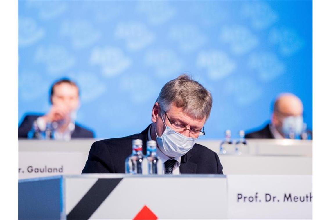AfD-Chef Meuthen sucht den Kampf auf offener Bühne An Parteichef Jörg Meuthen gab es nach dessen Rede am Samstag erneut heftige Kritik. Foto: Rolf Vennenbernd/dpa