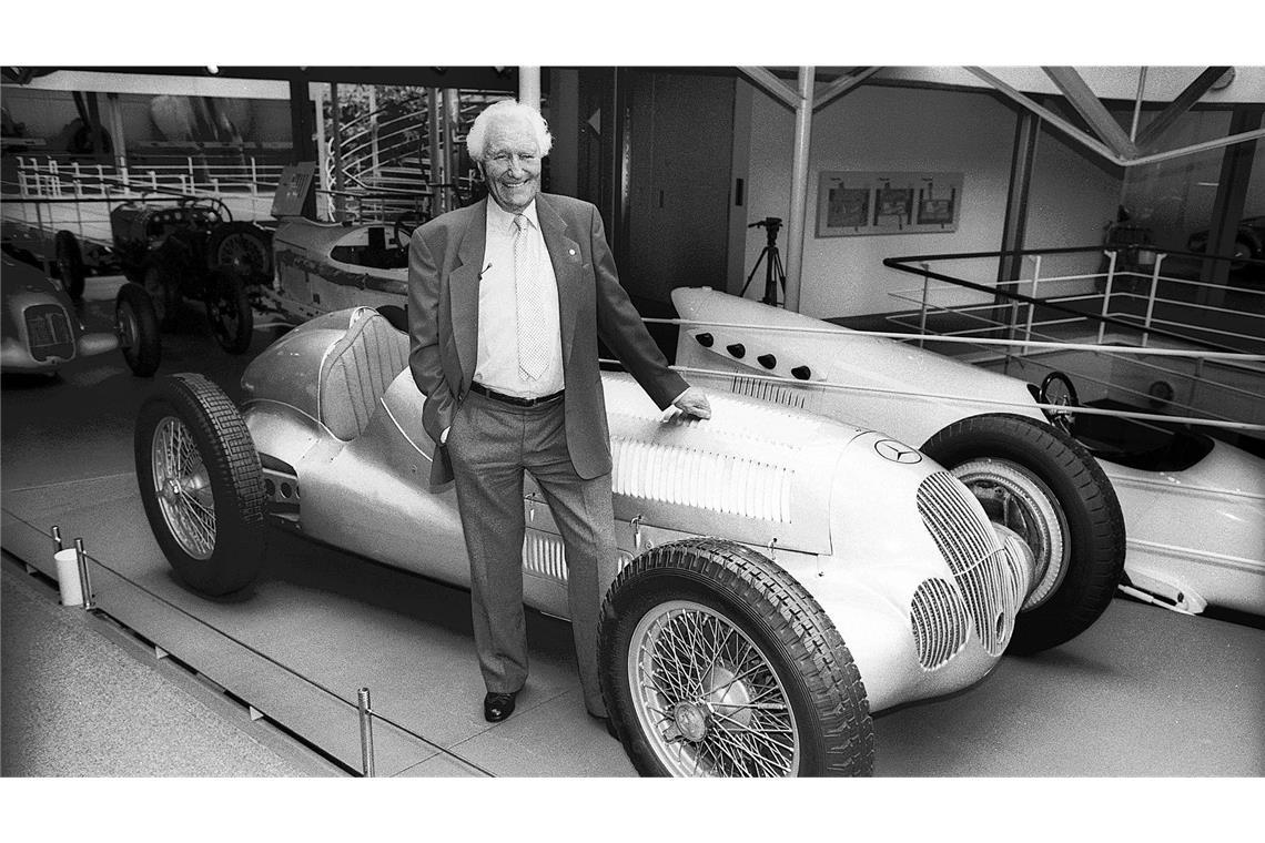 Manfred von Brauchitsch: die seltsamste Karriere seit es Autos gibt An seinem 90. Geburtstag kommt Manfred von Brauchitsch noch einmal zu Mercedes nach Stuttgart.