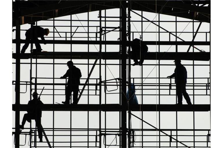 Analysten hatten mit einem Anstieg des ZEW-Barometers gerechnet, allerdings nur auf im Schnitt 46,0 Punkte. Foto: picture alliance / Boris Roessler/dpa