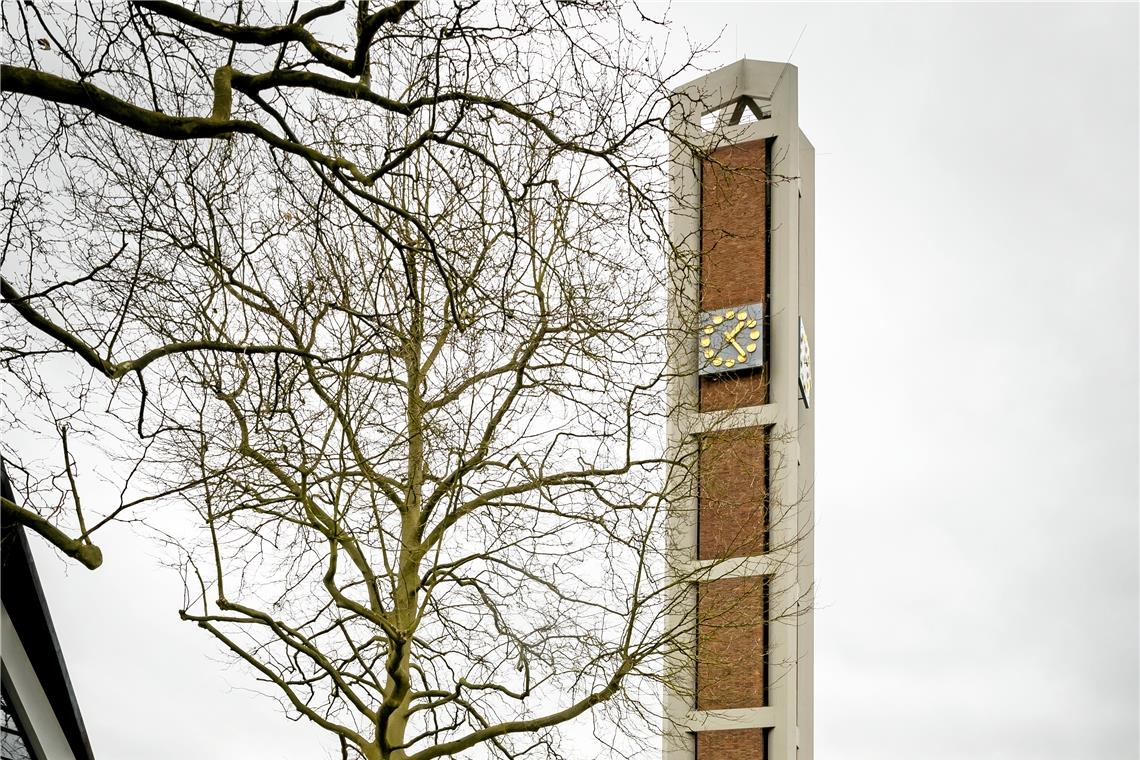 Anders als der Stadtturm oder der Turm der Stiftskirche steht der Turm der Matthäuskirche westlich zum Kirchenschiff. Foto: Alexander Becher