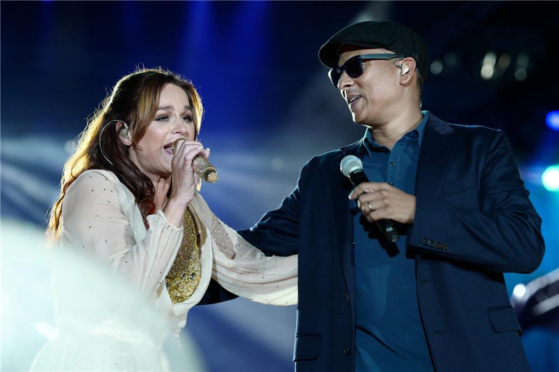 Andrea Berg im Duett im Xavier Naidoo beim Heimspiel Open Air im Fautenhau 2016.